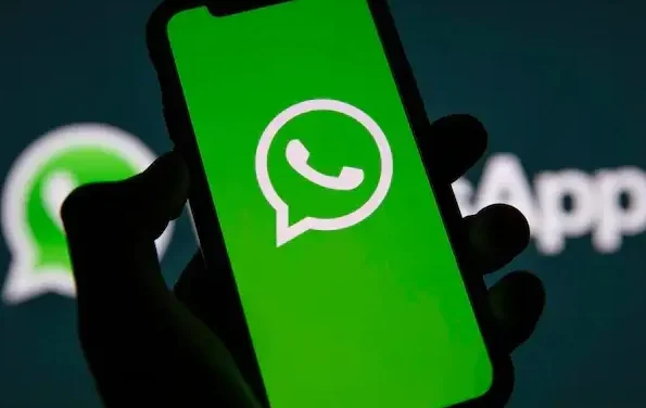 Cara Menggunakan AI di WhatsApp untuk Membuat Stiker Sendiri